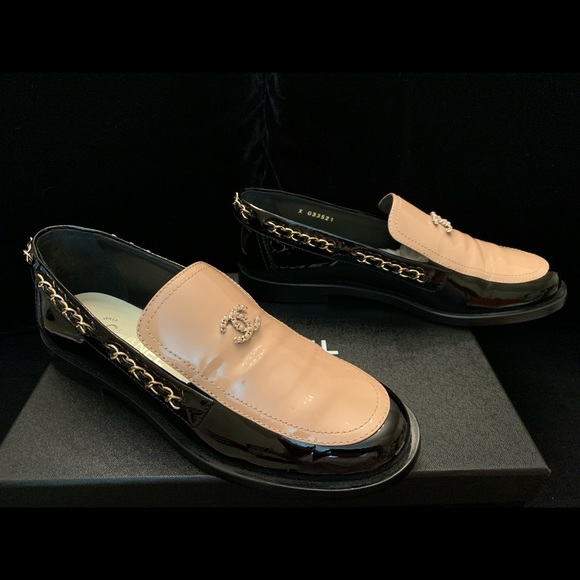 CHANEL Patent Leather Chain Loafers, 9B - Picture 4 of 8